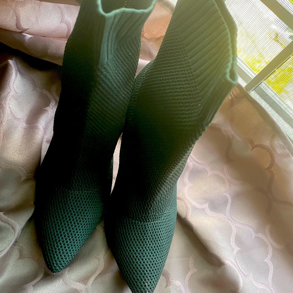 Stylish booties!! Chic for the diva in you!